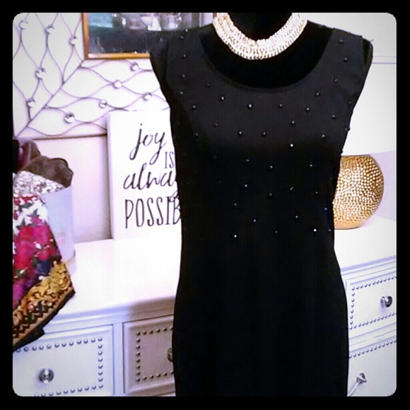 Carmen Marc Valvo Dresses & Skirts - Carmen Marc Valvo Dress